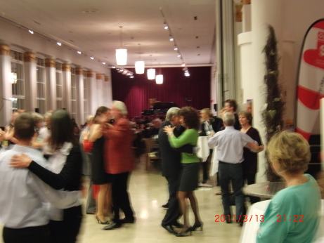 CIMG1029_4_stunde_65 mit-Tanzpartner.jpg